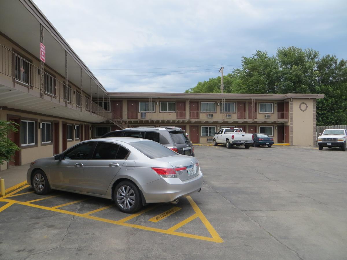 Deluxe Inn/Extended Stay - Council Bluffs Carter Lake Extérieur photo